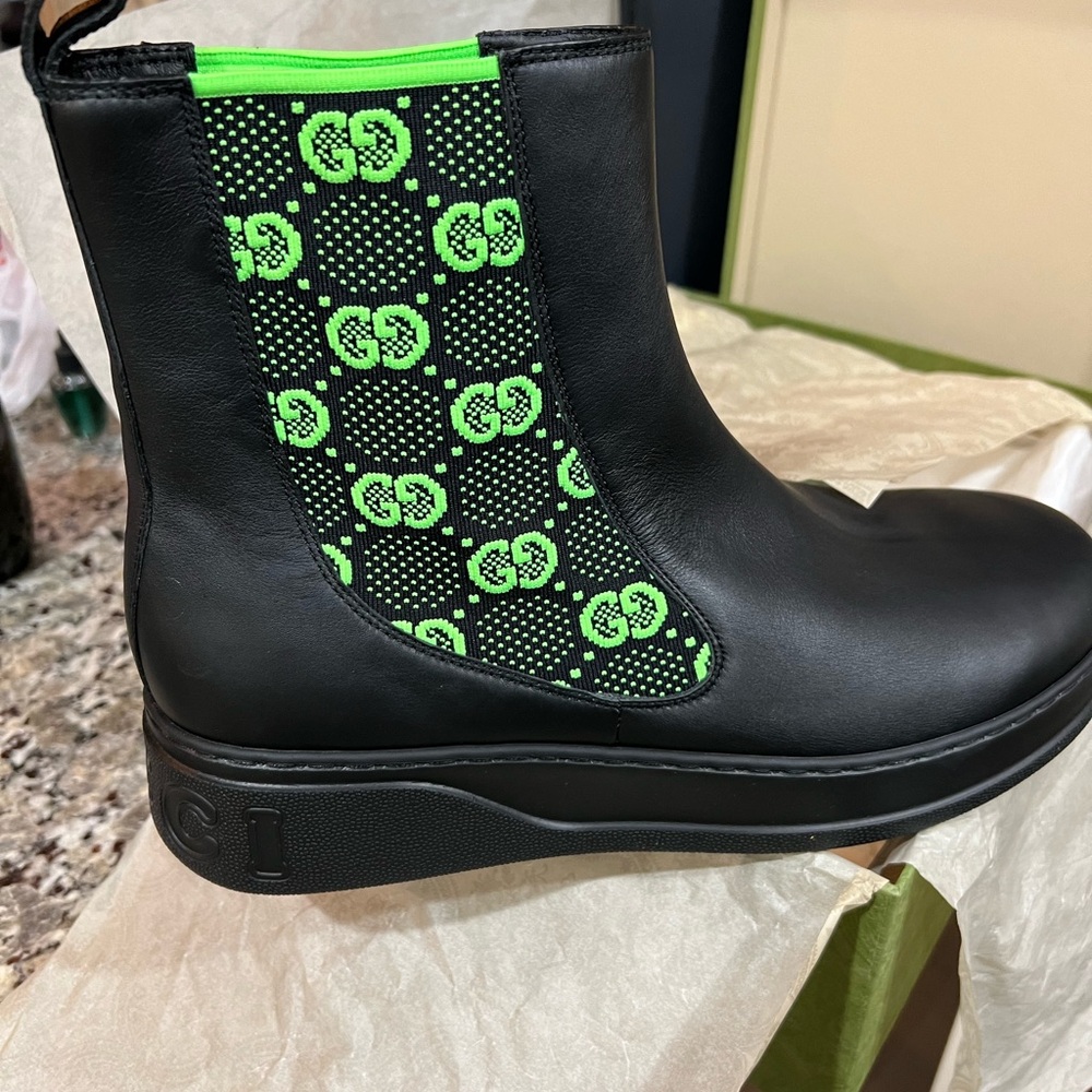 Gucci GG Supreme Slip-On Ankle Boots - Picture 10 of 14